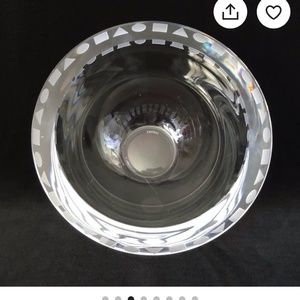 Sasaki ward Bennett 24% lead crystal Japan